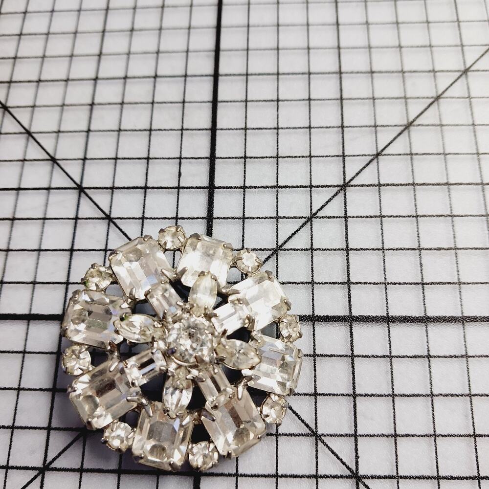 Brooch Pin VTG Silver Tone Clear Rhinestones Starburst Cluster Mid Century 50 60